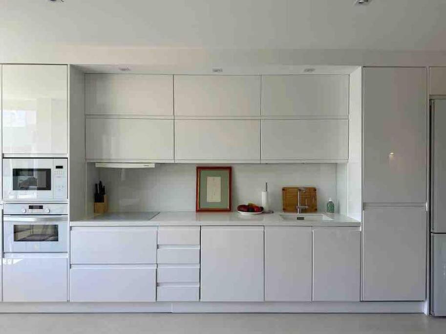 Modern 2 Bedroom In Real Apartment