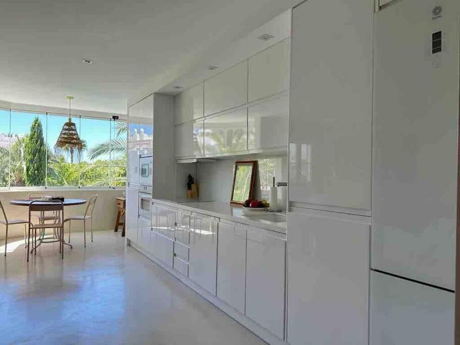 Apartment Modern 2 Bedroom In Real *