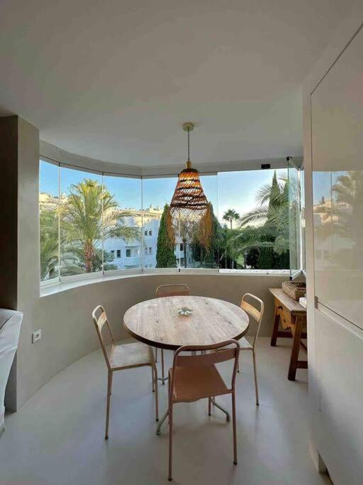 Modern 2 Bedroom In Real Apartment *
